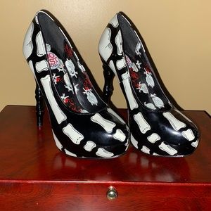 Skeleton heels